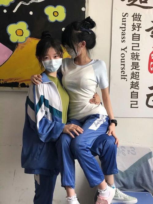 校服吃瓜视频,揭秘校园里的那些“瓜”